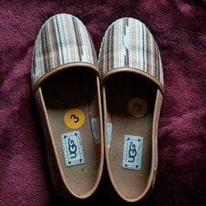 Kids ugg slip on